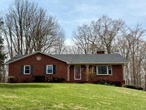 Tiny photo for 205 Woodrow Avenue, Monroe, VA 24574 (MLS # 365169)