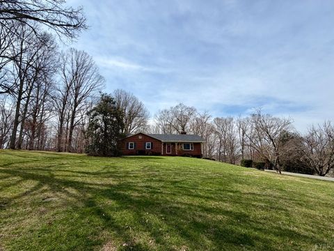 Tiny photo for 205 Woodrow Avenue, Monroe, VA 24574 (MLS # 365169)