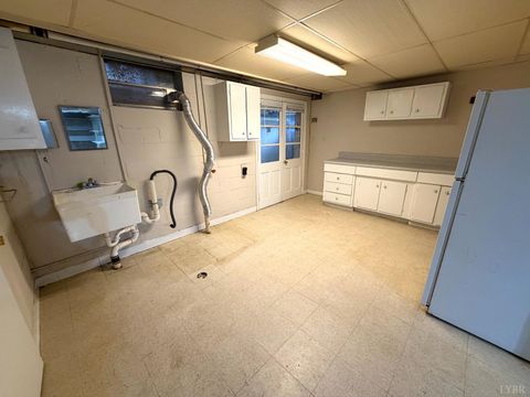 Tiny photo for 205 Woodrow Avenue, Monroe, VA 24574 (MLS # 365169)