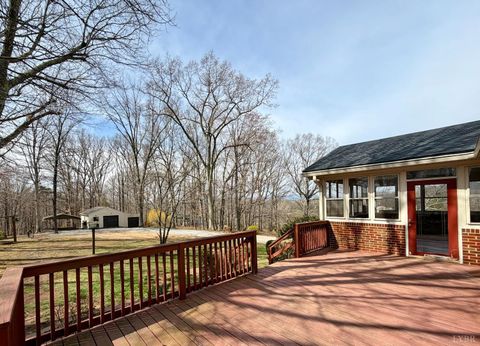 Tiny photo for 205 Woodrow Avenue, Monroe, VA 24574 (MLS # 365169)