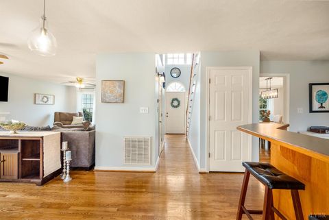 Tiny photo for 212 Villa View Place, Lynchburg, VA 24502 (MLS # 364811)