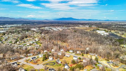 Tiny photo for 212 Villa View Place, Lynchburg, VA 24502 (MLS # 364811)