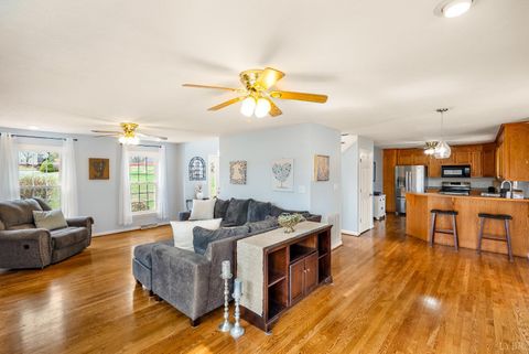 Tiny photo for 212 Villa View Place, Lynchburg, VA 24502 (MLS # 364811)