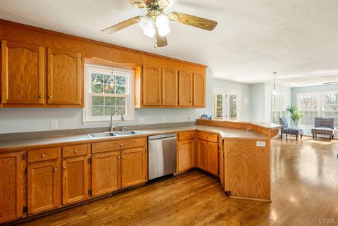 Tiny photo for 212 Villa View Place, Lynchburg, VA 24502 (MLS # 364811)