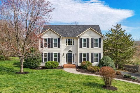 Photo of 212 Villa View Place, Lynchburg, VA 24502 (MLS # 364811)