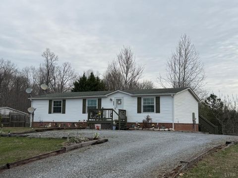 Photo of 304 Plain Ridge Drive, Evington, VA 24550 (MLS # 365047)