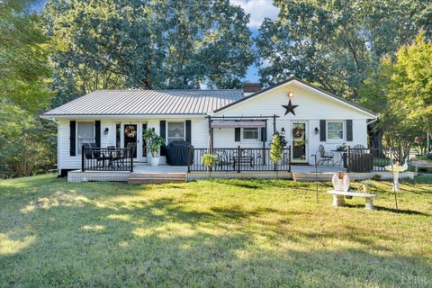 Photo of 206 Overstreet Lane, Lynchburg, VA 24503 (MLS # 369520)