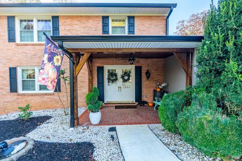 Tiny photo for 1921 Tabby Ln Ln, Altavista, VA 24517 (MLS # 362670)