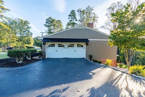 Tiny photo for 1921 Tabby Ln Ln, Altavista, VA 24517 (MLS # 362670)
