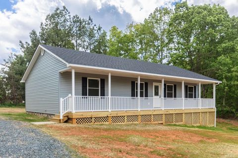 Tiny photo for 465 Soybean Drive, Appomattox, VA 24522 (MLS # 352238)