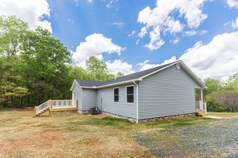 Tiny photo for 465 Soybean Drive, Appomattox, VA 24522 (MLS # 352238)