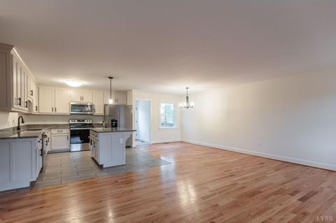 Tiny photo for 465 Soybean Drive, Appomattox, VA 24522 (MLS # 352238)