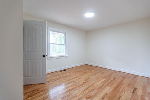 Tiny photo for 465 Soybean Drive, Appomattox, VA 24522 (MLS # 352238)