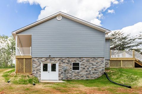 Tiny photo for 465 Soybean Drive, Appomattox, VA 24522 (MLS # 352238)