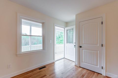 Tiny photo for 465 Soybean Drive, Appomattox, VA 24522 (MLS # 352238)