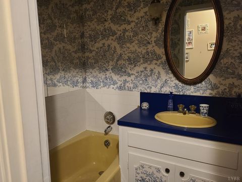 Tiny photo for 733 Morning Star Road, Appomattox, VA 24522 (MLS # 362460)