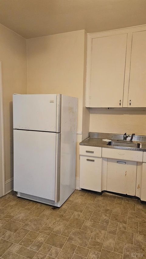 Tiny photo for 746 Peaks Street, Bedford, VA 24523 (MLS # 364406)