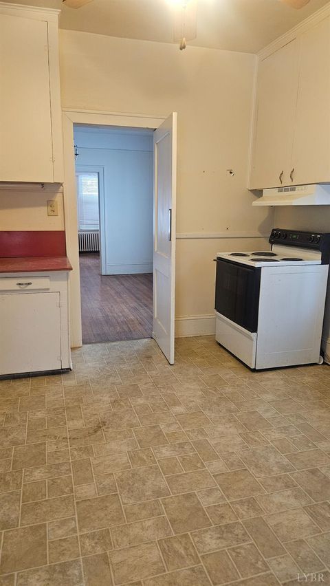 Tiny photo for 746 Peaks Street, Bedford, VA 24523 (MLS # 364406)