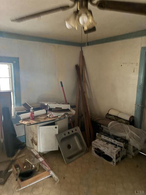 Tiny photo for 116 Sycamore Street, Brookneal, VA 24528 (MLS # 365126)