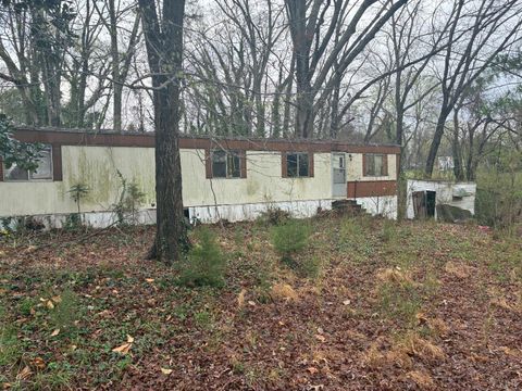 Tiny photo for 116 Sycamore Street, Brookneal, VA 24528 (MLS # 365126)