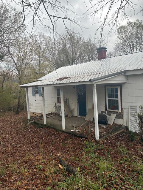 Photo of 116 Sycamore Street, Brookneal, VA 24528 (MLS # 365126)