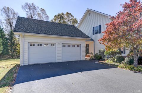 Tiny photo for 193 Fernridge Court, Madison Heights, VA 24572 (MLS # 362854)