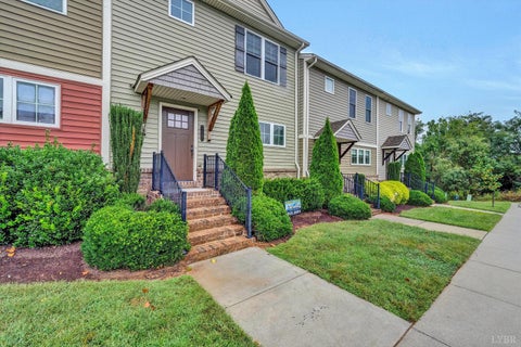Photo of 1224 Commonwealth Circle, Forest, VA 24551 (MLS # 369095)