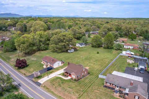 Tiny photo for 275 Seminole Drive, Madison Heights, VA 24572 (MLS # 365885)