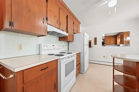 Tiny photo for 275 Seminole Drive, Madison Heights, VA 24572 (MLS # 365885)