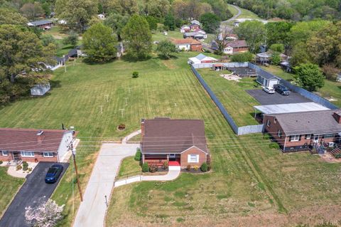 Tiny photo for 275 Seminole Drive, Madison Heights, VA 24572 (MLS # 365885)