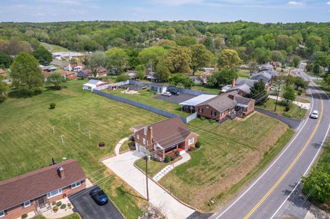 Tiny photo for 275 Seminole Drive, Madison Heights, VA 24572 (MLS # 365885)