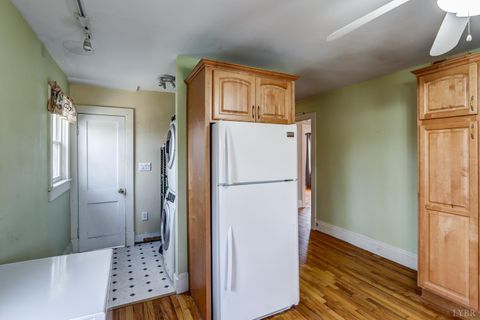 Tiny photo for 1901 Bedford Avenue, Altavista, VA 24517 (MLS # 364664)