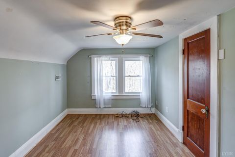 Tiny photo for 1901 Bedford Avenue, Altavista, VA 24517 (MLS # 364664)