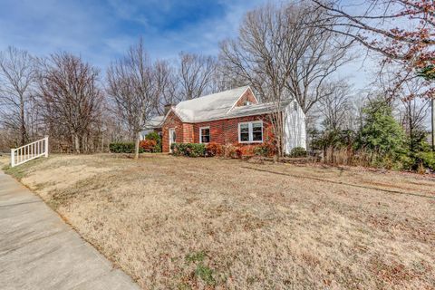Tiny photo for 1901 Bedford Avenue, Altavista, VA 24517 (MLS # 364664)