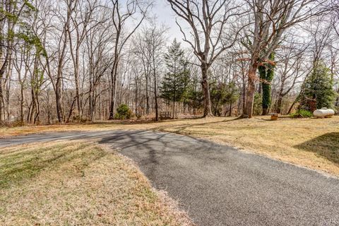 Tiny photo for 1901 Bedford Avenue, Altavista, VA 24517 (MLS # 364664)