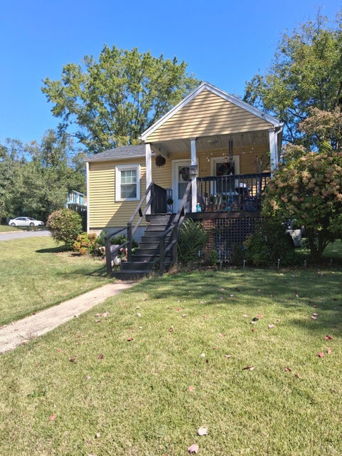 Photo of 812 McCausland Street, Lynchburg, VA 24501 (MLS # 369786)