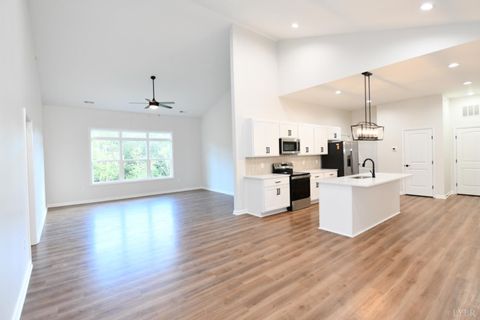 Tiny photo for 128 BRENLEIGH CT Ct #306, Lynchburg, VA 24501 (MLS # 362338)