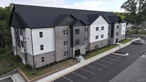 Tiny photo for 128 BRENLEIGH CT Ct #306, Lynchburg, VA 24501 (MLS # 362338)