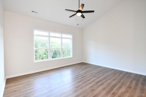 Tiny photo for 128 BRENLEIGH CT Ct #306, Lynchburg, VA 24501 (MLS # 362338)