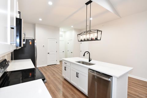 Tiny photo for 128 BRENLEIGH CT Ct #306, Lynchburg, VA 24501 (MLS # 362338)