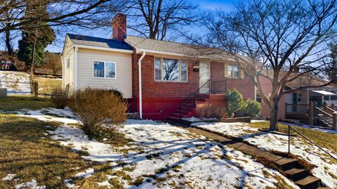 Photo of 4624 Greenwood Drive, Lynchburg, VA 24502 (MLS # 364476)