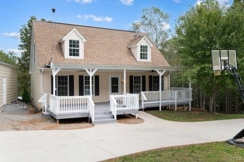 Tiny photo for 5211 Covered Bridge Road, Gladys, VA 24554 (MLS # 362429)