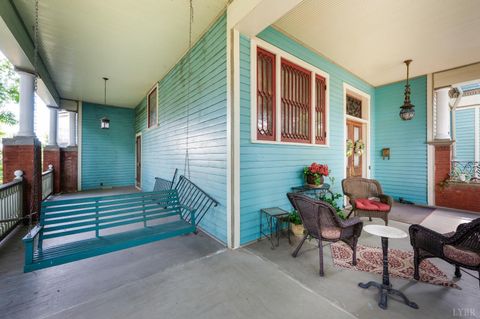 Tiny photo for 400 Madison Street, Lynchburg, VA 24504 (MLS # 362168)