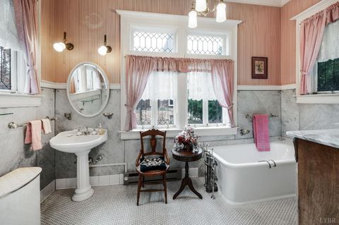 Tiny photo for 400 Madison Street, Lynchburg, VA 24504 (MLS # 362168)