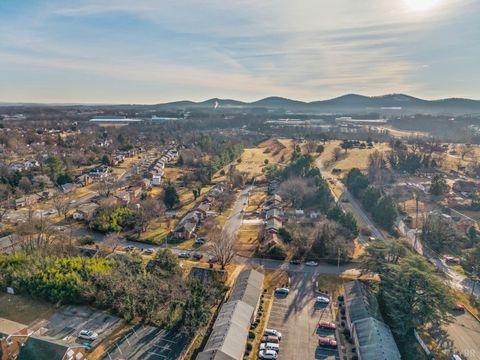 Tiny photo for 5031 Oxford Street, Lynchburg, VA 24502 (MLS # 363904)