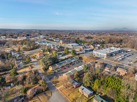 Tiny photo for 5031 Oxford Street, Lynchburg, VA 24502 (MLS # 363904)