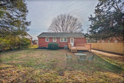 Tiny photo for 5031 Oxford Street, Lynchburg, VA 24502 (MLS # 363904)
