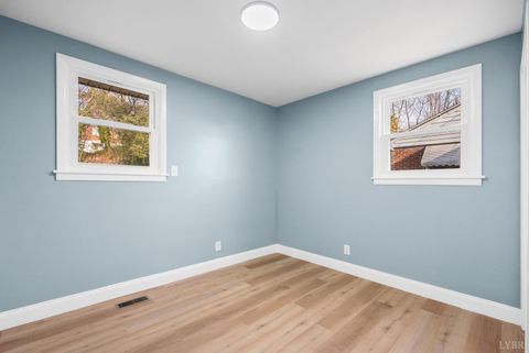 Tiny photo for 5031 Oxford Street, Lynchburg, VA 24502 (MLS # 363904)