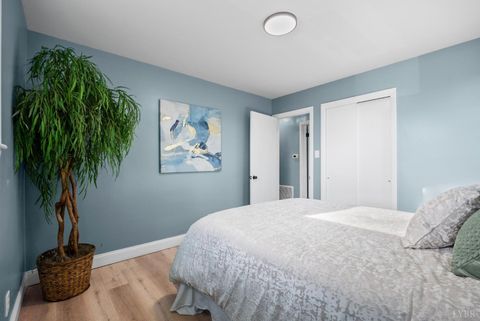 Tiny photo for 5031 Oxford Street, Lynchburg, VA 24502 (MLS # 363904)