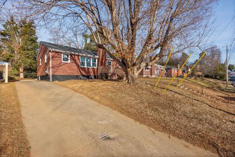 Tiny photo for 5031 Oxford Street, Lynchburg, VA 24502 (MLS # 363904)